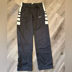 Nike Therma Fit Women’s Athletic Pants, Size Large New With Tags